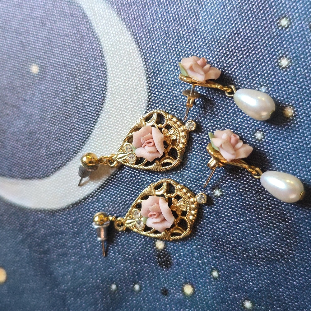 x2 Romantic Pink Roses Drop Earrings